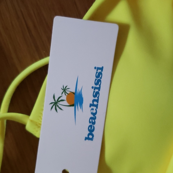 beachsissi Neon Yellow Tankini Swim Top πββοΈ Women's Size Small NWT - Picture 11 of 11